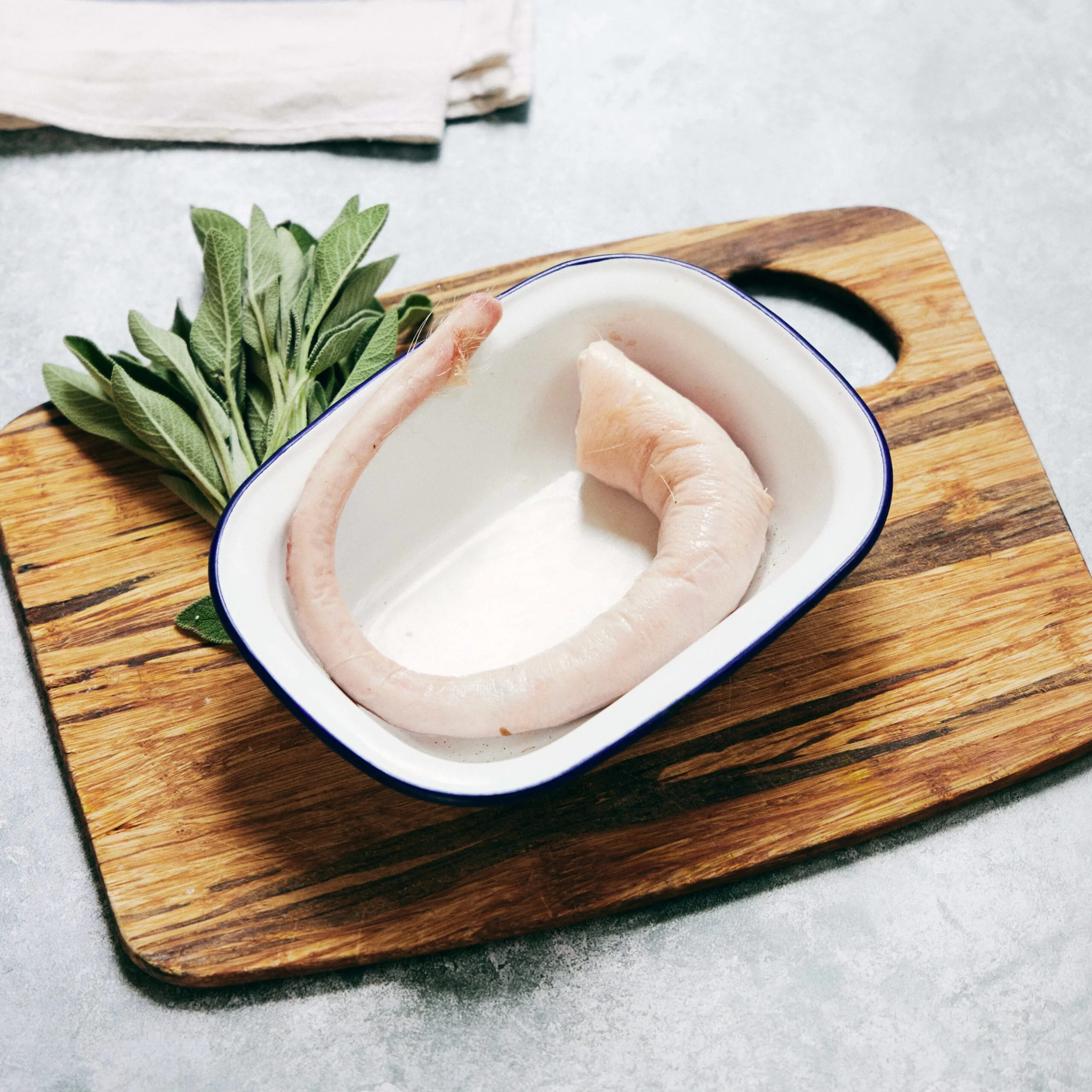 Pig, Tail